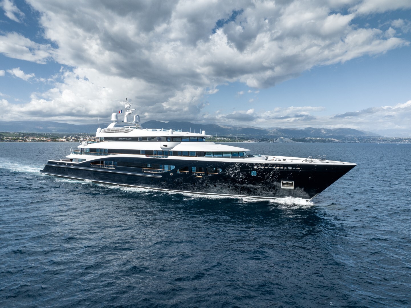 CARINTHIA VII YACHT FOR CHARTER | FRASER